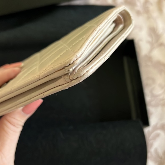 Authentic Chanel Lambskin Quilted Yen Wallet in Light Pink - Picture 16 of 16